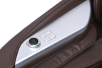 Kyota Joubu M880 in Black/Dark Brown, quick access dial and buttons
